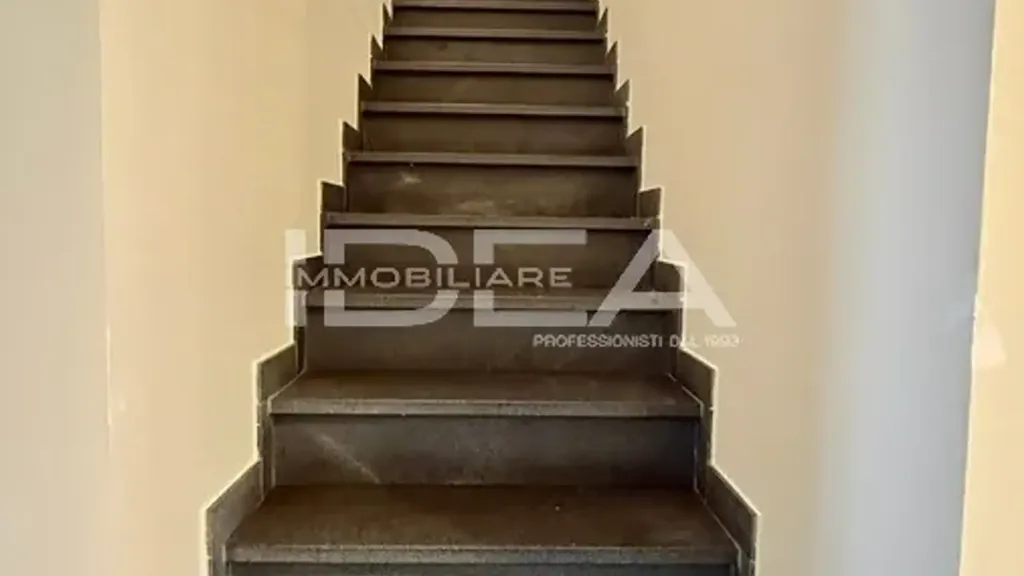 Rooms - Contemporary Villa with Balconies in Lucca
