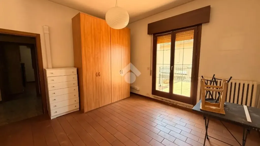 4-room house in IT