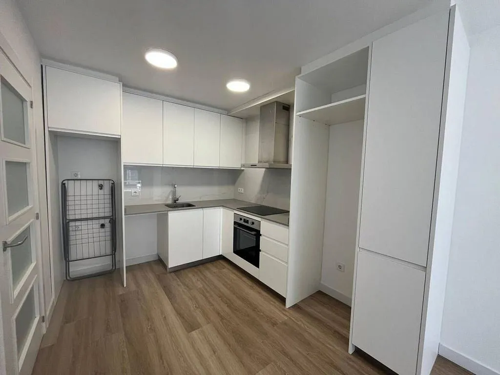 Kitchen - 1-Bedroom Flat with Balcony in Girona Centre