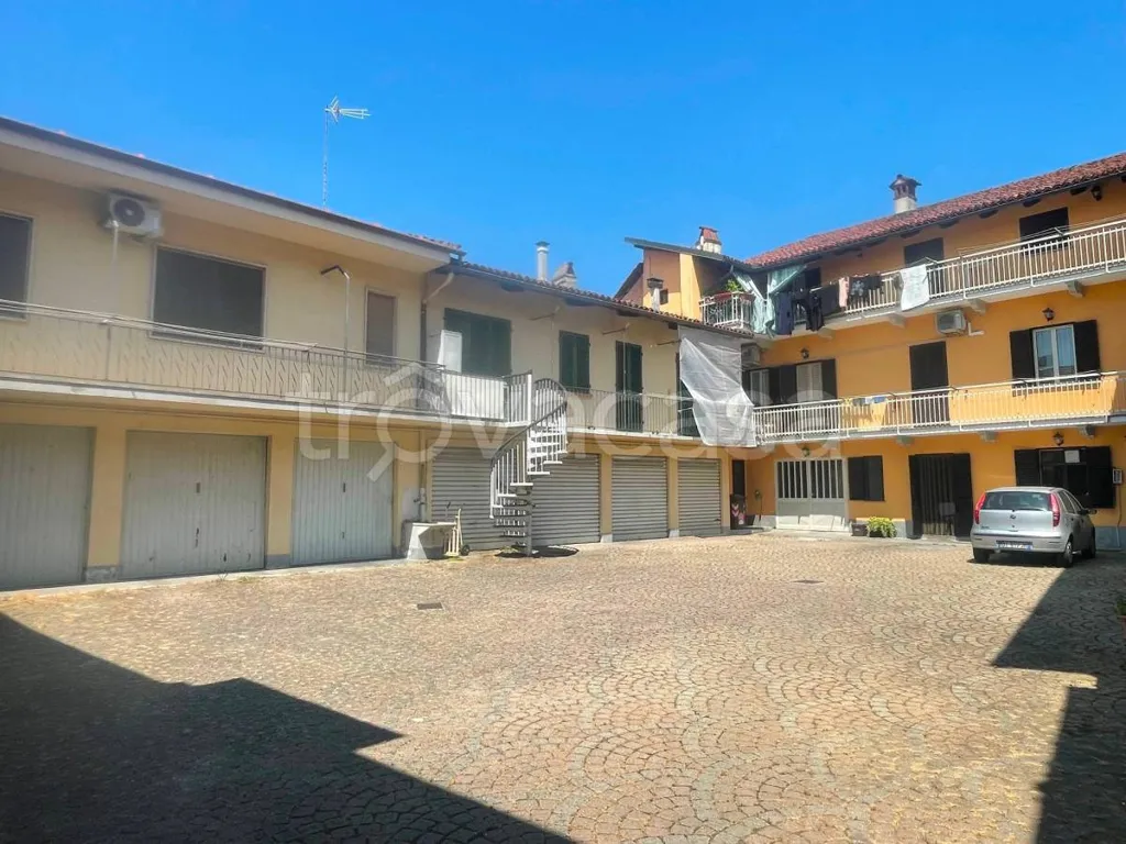 Giardino - Central Trilocale with Balcony in Caramagna Piemonte