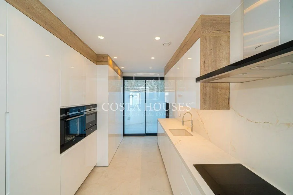 Kitchen - Luxury Penthouse with Sea View in Benidorm