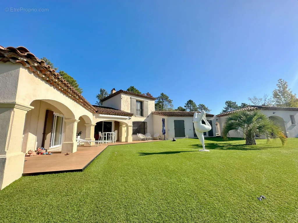 Jardin - Villa Rénovée avec Piscine au Muy