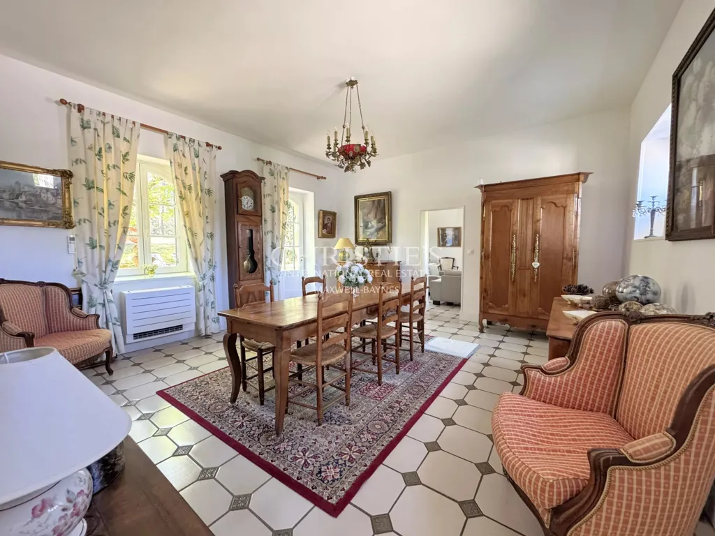 Salle à manger - Villa Familiale avec Piscine près de Royan