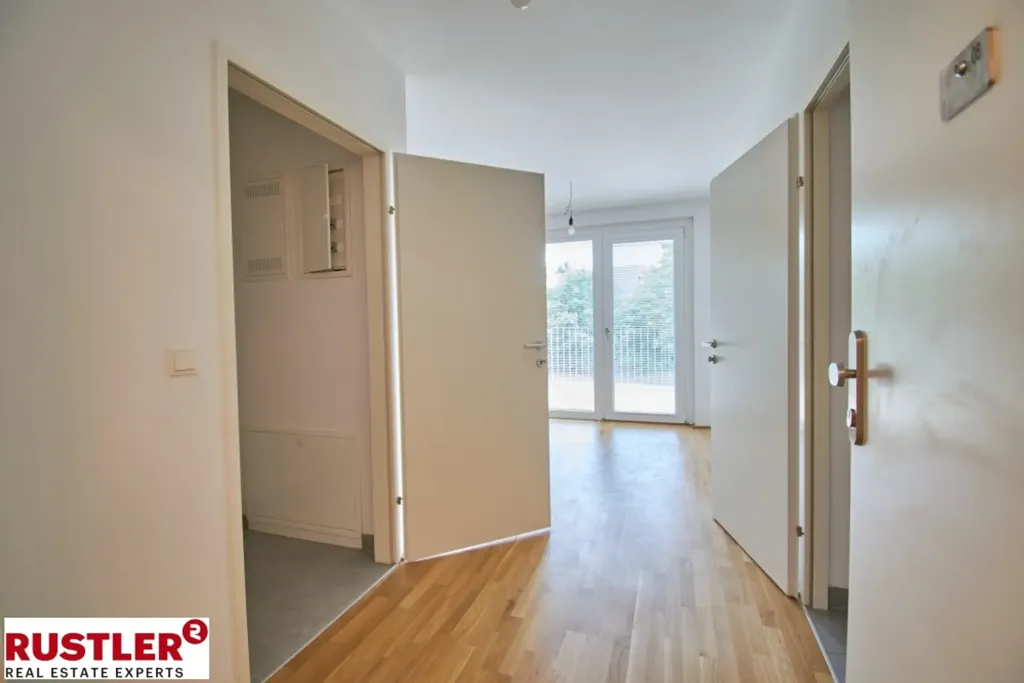 Hallway - Apartment with View in Oberlaa, Vienna