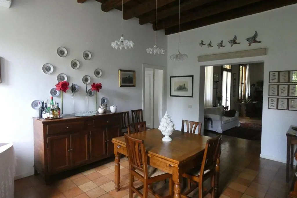 Salle à manger - Luxury Villa with Private Garden in Due Carrare