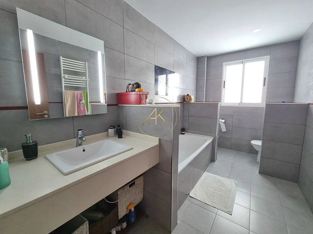 Bathrooms - Chalet with Pool and Terrace in Torre en Conill