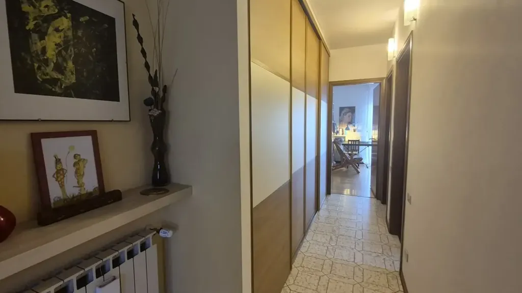 Esik - Bright Apartment with Terrace in Gubbio