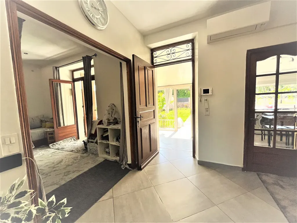 7-toaline maja asukohas Apt