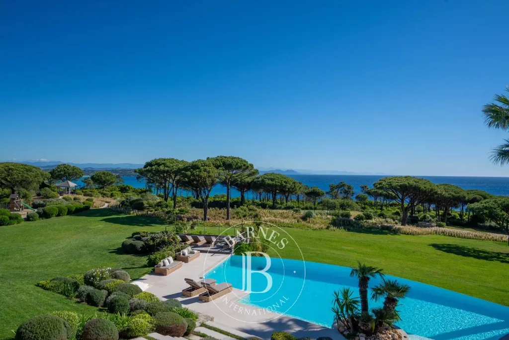 Õhuvaade - Secluded Villa with Sea View in Ramatuelle