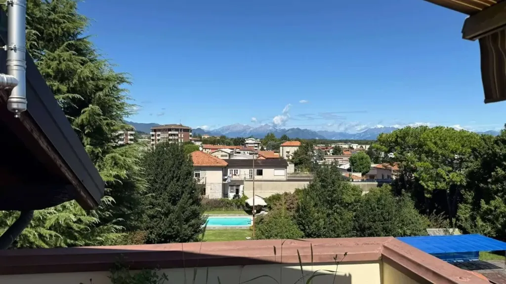 Terrasse - Penthouse with Panoramic Terrace in Cantù