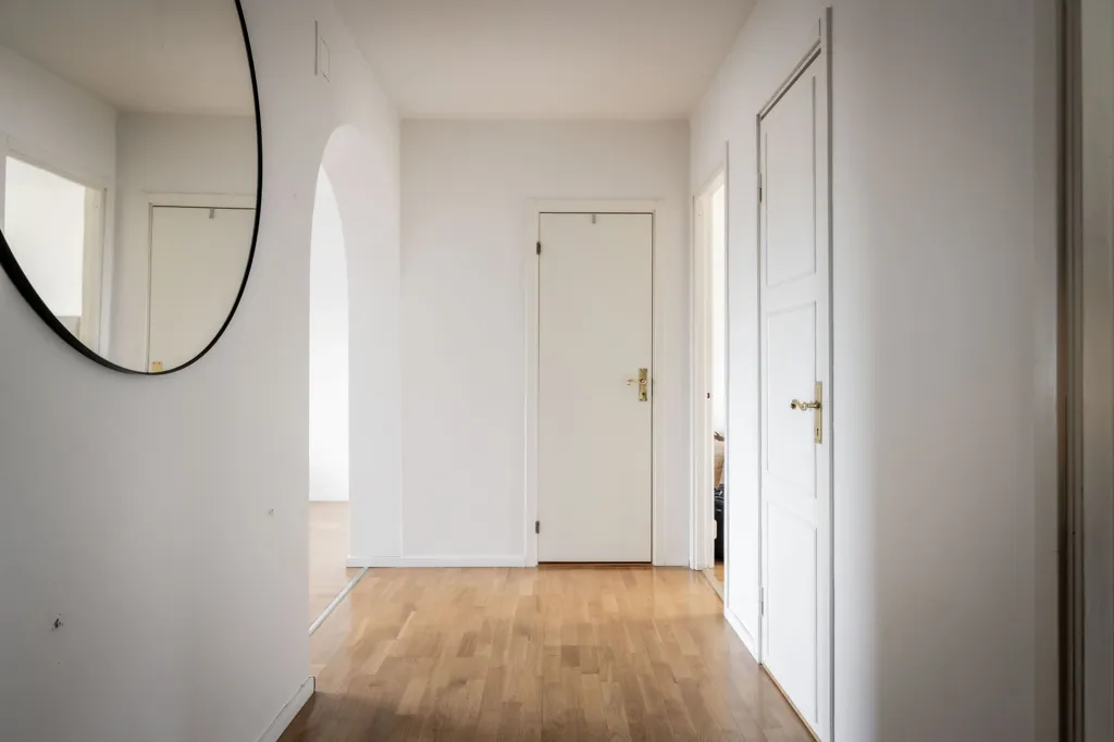 Hallway - Two-Bedroom Flat with Balcony in Sjöbo