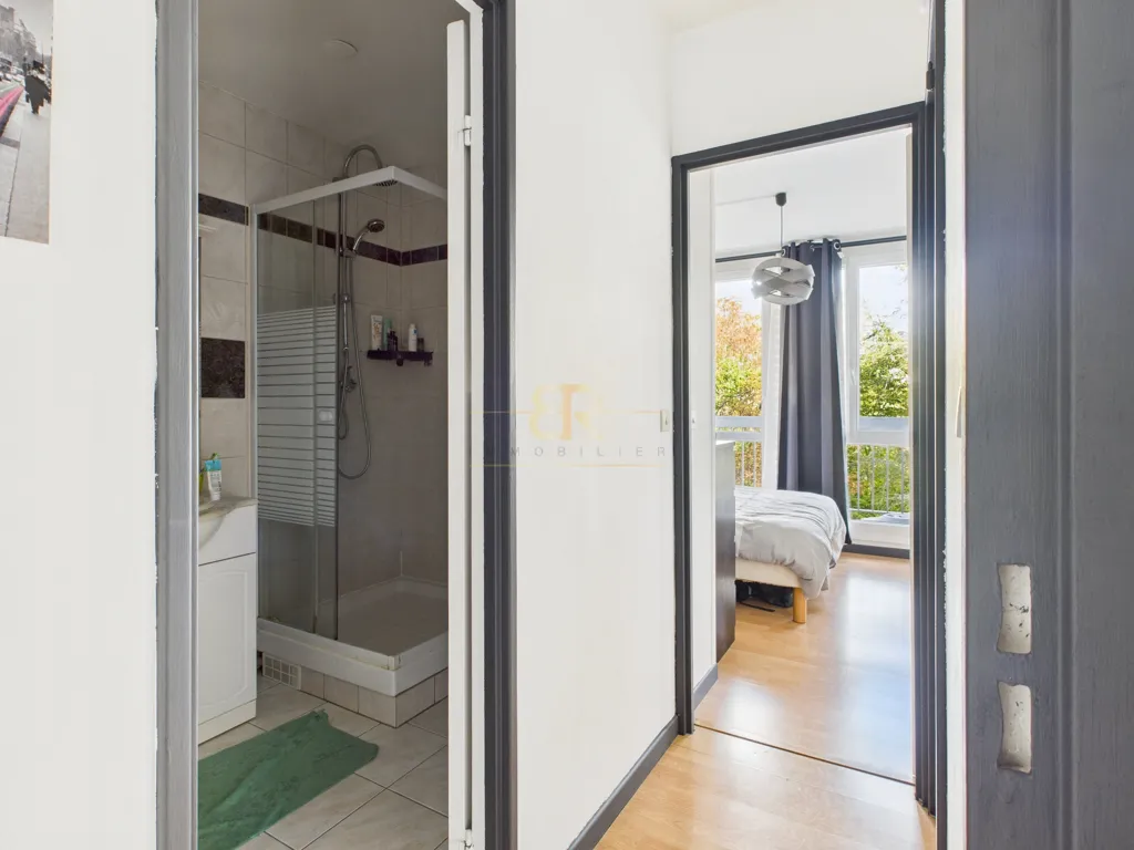Ingresso - Bright 2-Bed Flat with Garden View in Chelles