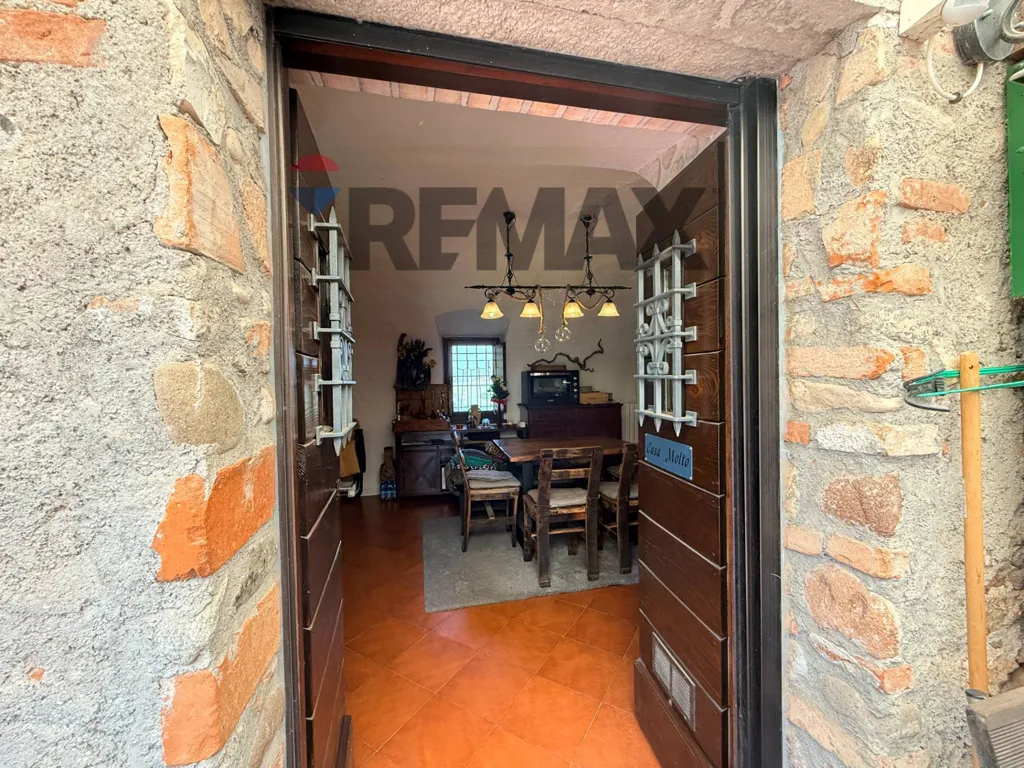 Sala da pranzo - Convent-Style Apartment with Terrace in Montaldo