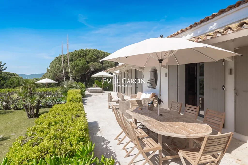 Terrasse - Villa Luxueuse avec Piscine à Ramatuelle