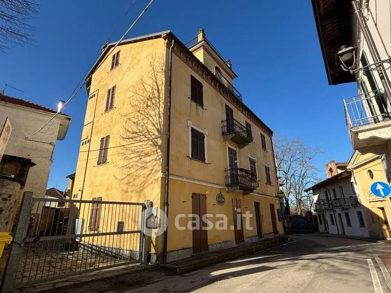Extérieur - Rearranged Triplex in Centre of Valfenera
