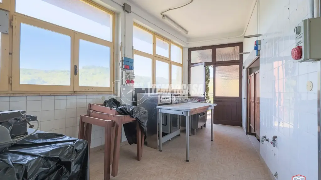 Köök - Independent House with Panoramic View in Predappio
