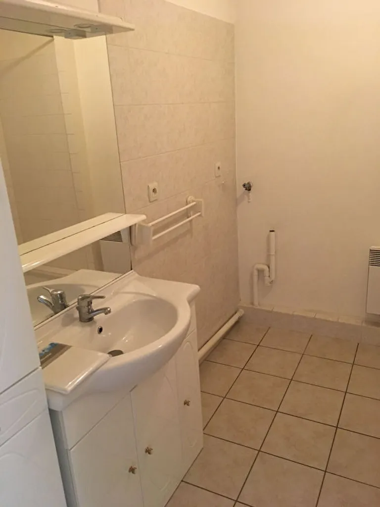 Vannitoad - Ground Floor 2-Bedroom Apartment in Châteauneuf Sur Sarthe