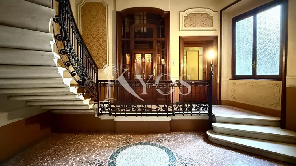 Toad - Historic Triplex with Balcony in Milan