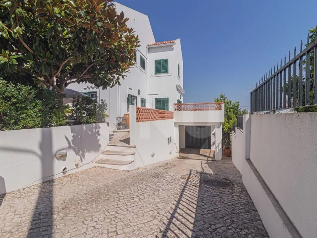 Extérieur - Luxury House with Terrace in Almada