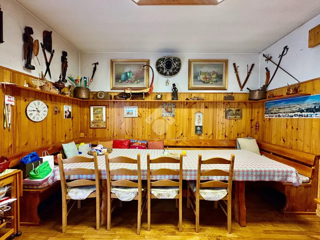 Söögituba - Central Bifamiliare with Private Garden in Adro