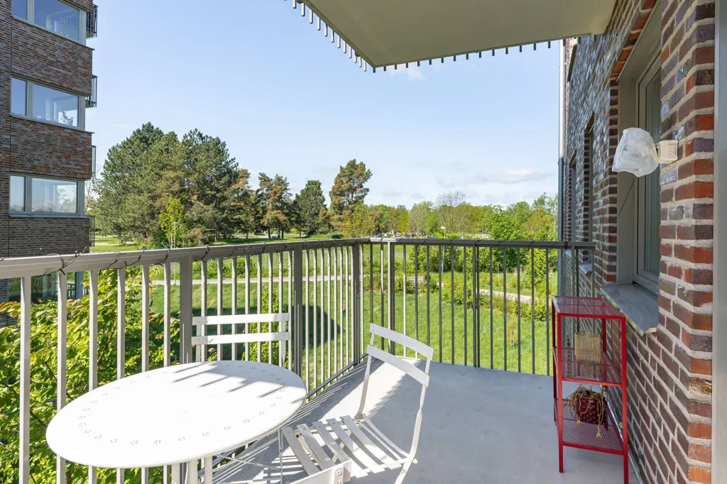 Balcon - Modern Flat with Balcony in Södra Ladugårdsängen