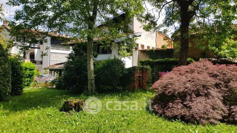 Aed - Rustic House with Garden in Pombia