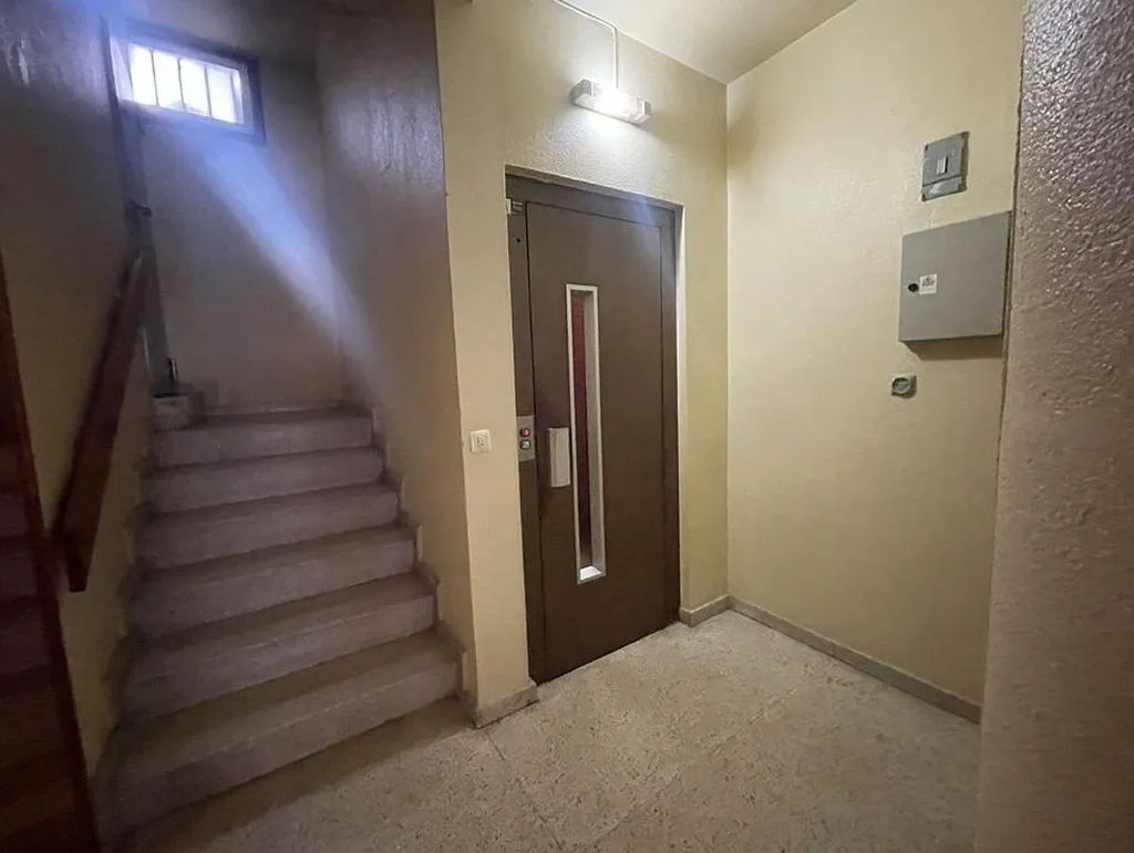 Entrée - Apartment with Large Windows in Vigo