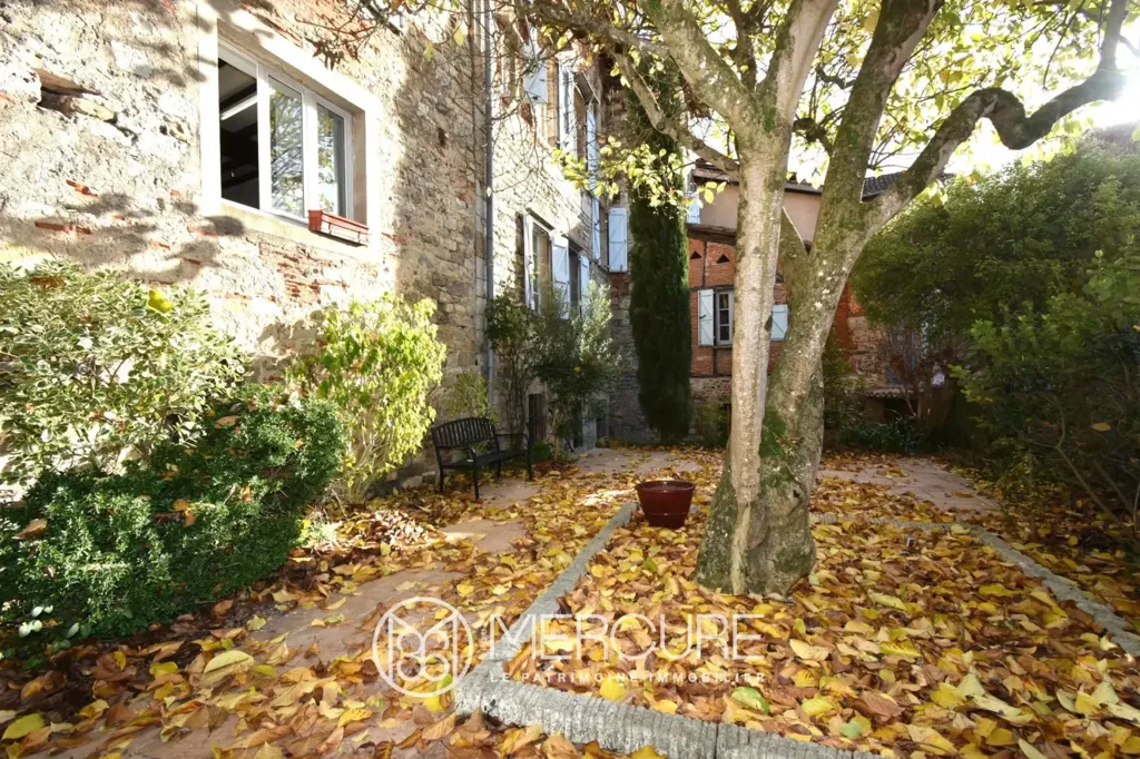 Garden - Medieval Guesthouse in Historic Village