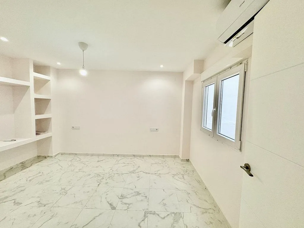 Rooms - Modernised Apartment with Terrace in Torrevieja Centre