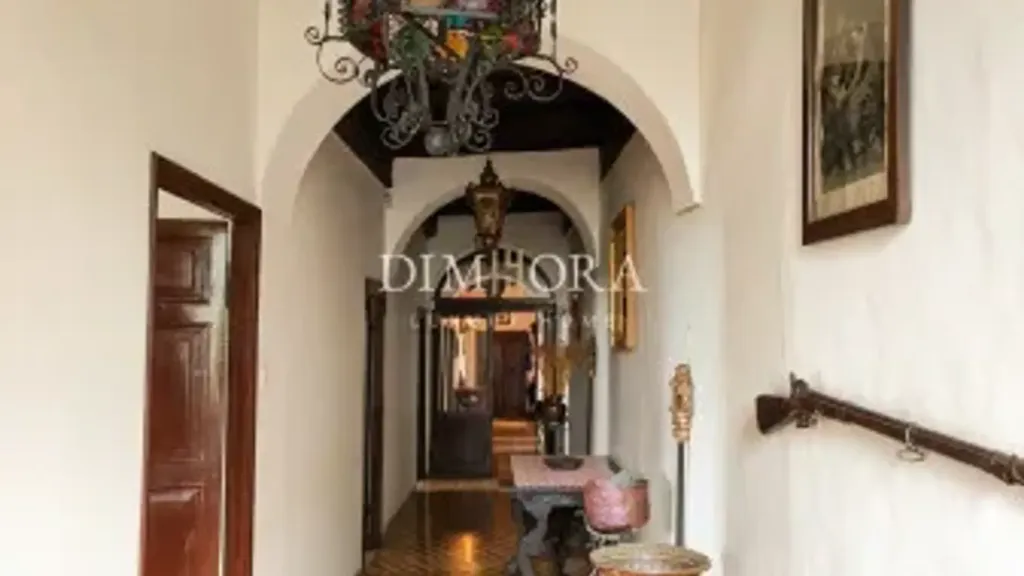 hallway_entrance