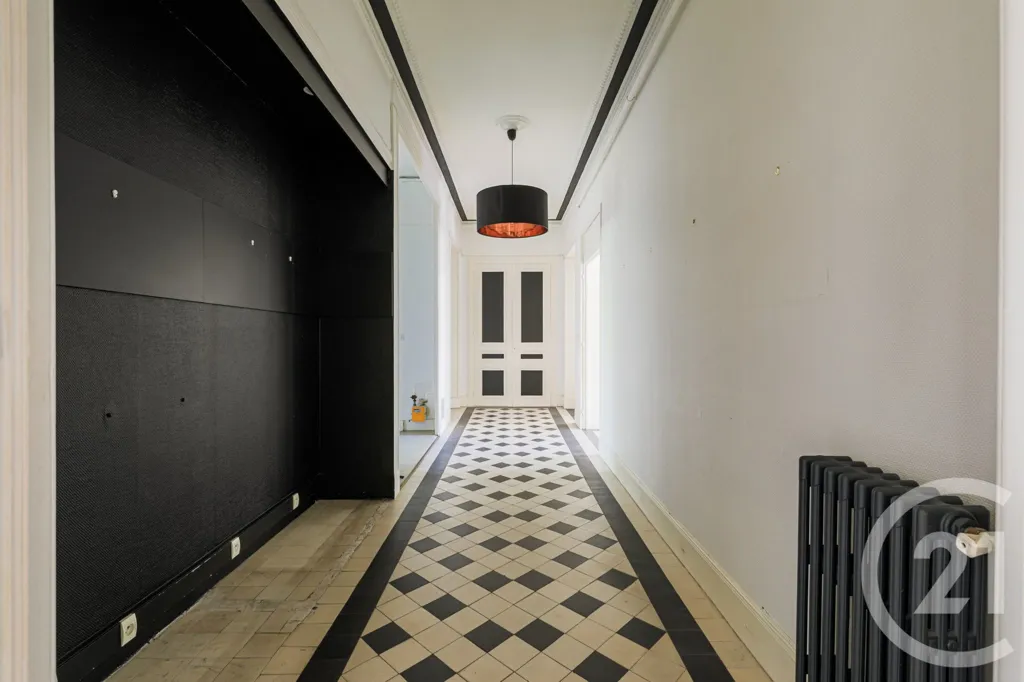 Ingresso - 6-Piece Flat with Balcony in Grenoble