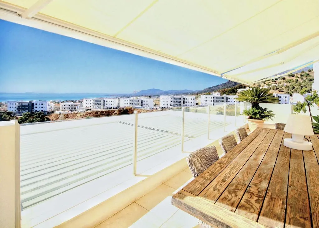 Terrass - Luxury Penthouse with Pool in Marbella