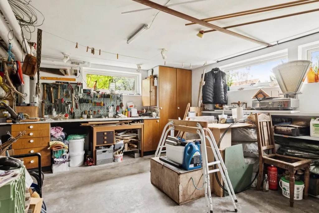 Garage - Rustic Villa with Garden in Viborg