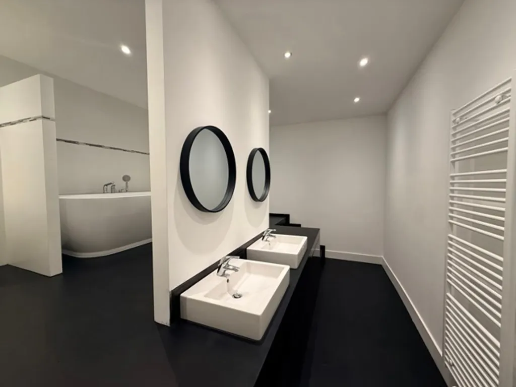 Salles de bain - Maison Beaux-Arts avec Terrasse à Ixelles