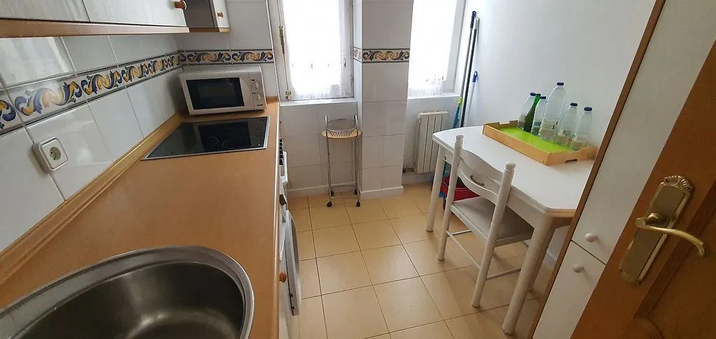 Kitchen - 1-Bed Apartment with Balcony in Burgos Centre
