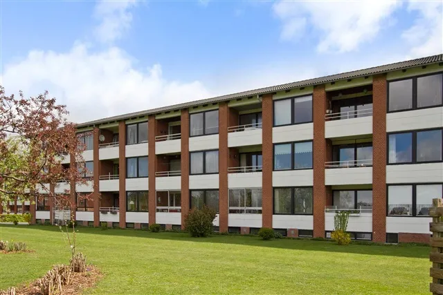 Aed - Renovated Apartment with Balcony in Denmark
