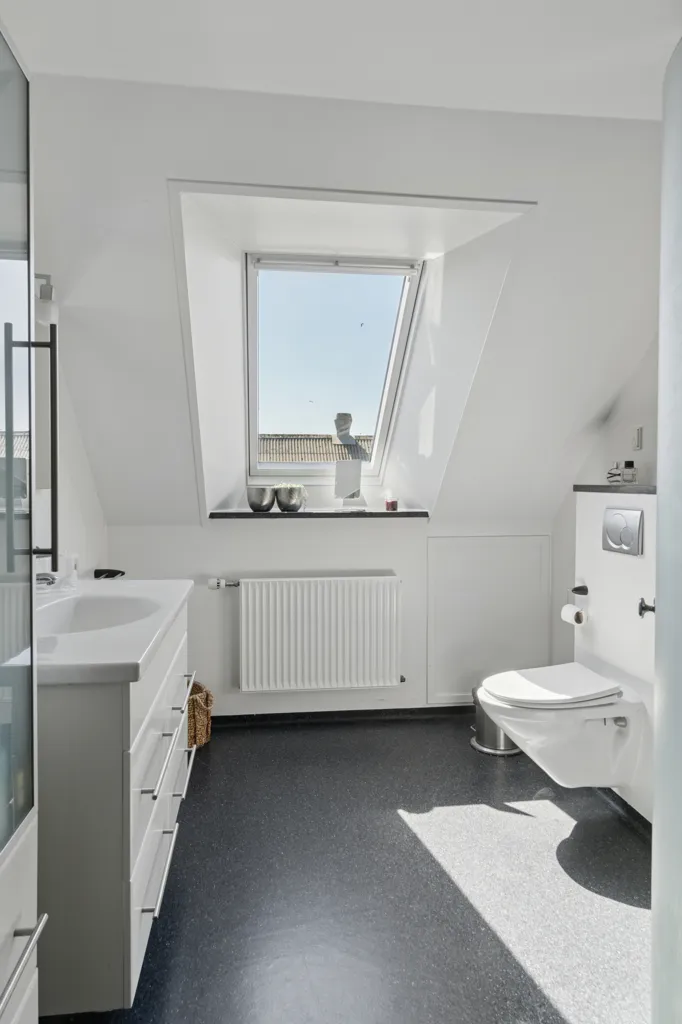 Salles de bain - Renovated Farmhouse with Equestrian Facilities in Vejle