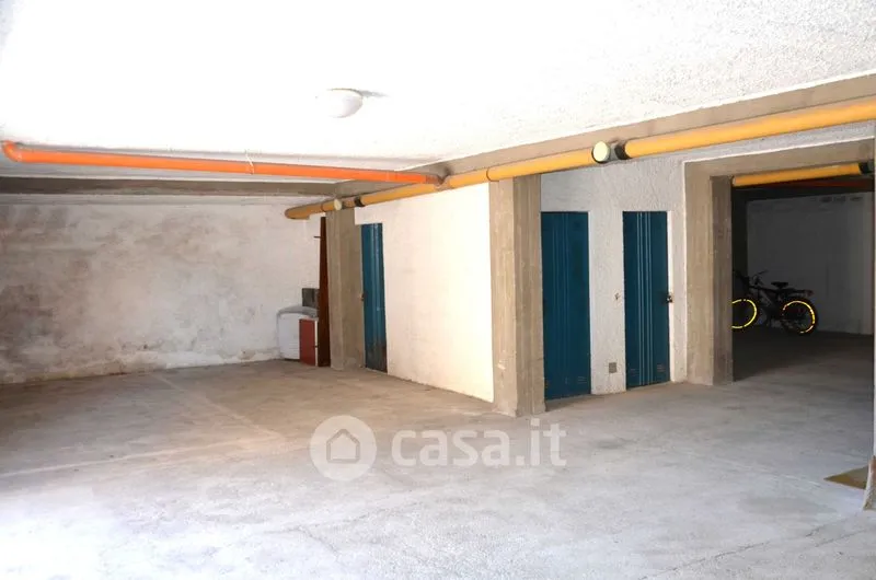 Garaaž - Three-Bedroom Apartment with Balconies in Ovindoli