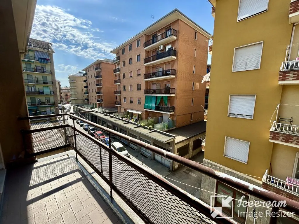 Balcon - Spacious Apartment with Balcony in Acqui Terme