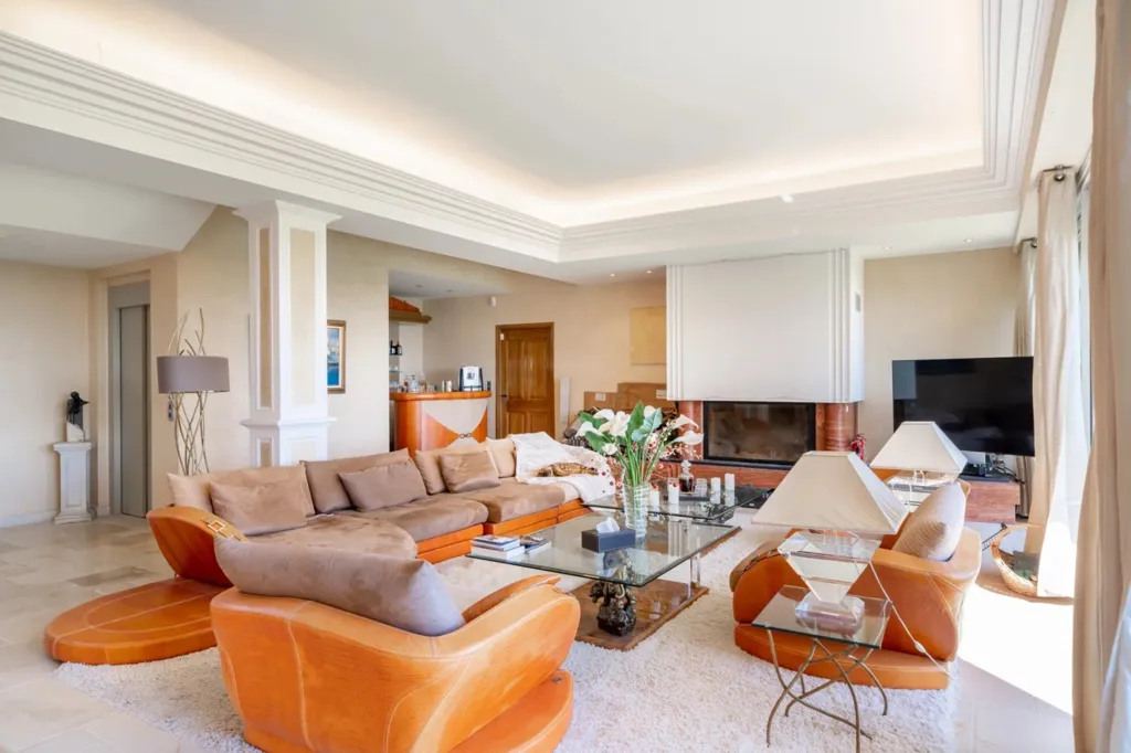 Elutuba - Contemporary Bastide with Pool in Quiet Setting