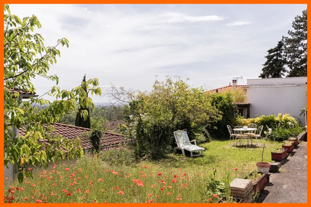 Jardin - Maison avec Jardin et Vue Dégagée à Neyron