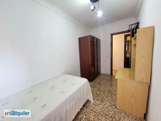 Chambres - Student Flat with Balcony in Almeria