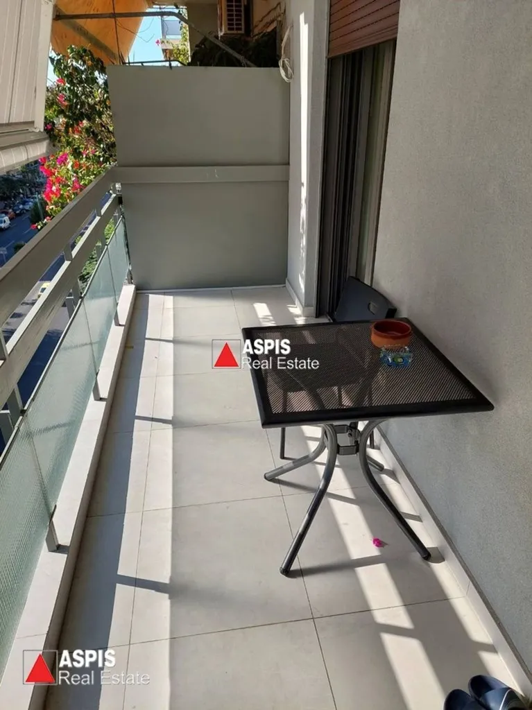 Balcon - Renovated Apartment with Double Frontage in Kallithea