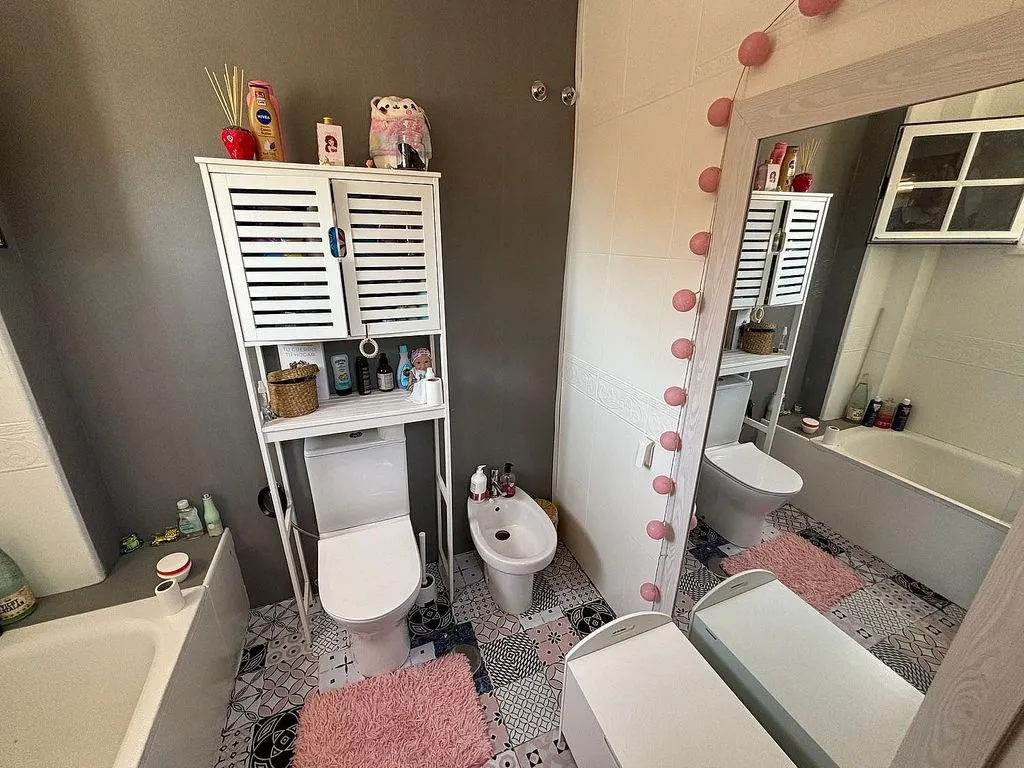Salles de bain - Pared Chalet with Pool in Belvalle