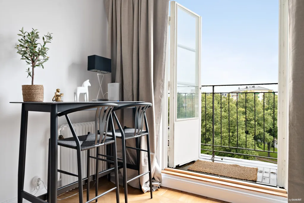 Balcon - Attic Flat with Balcony in Östermalm