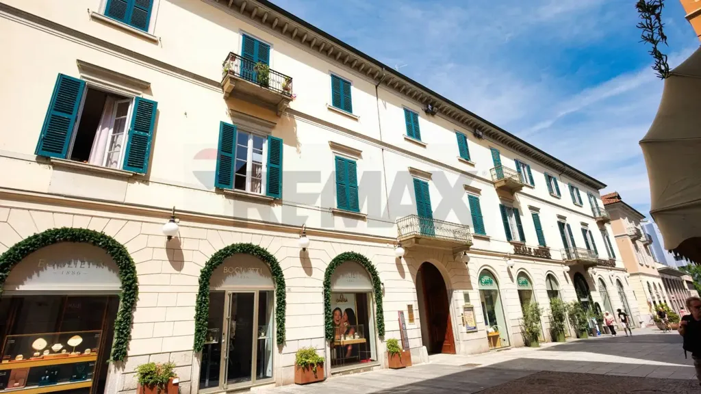 Extérieur - Historic Apartment with Double Balcony in Novara