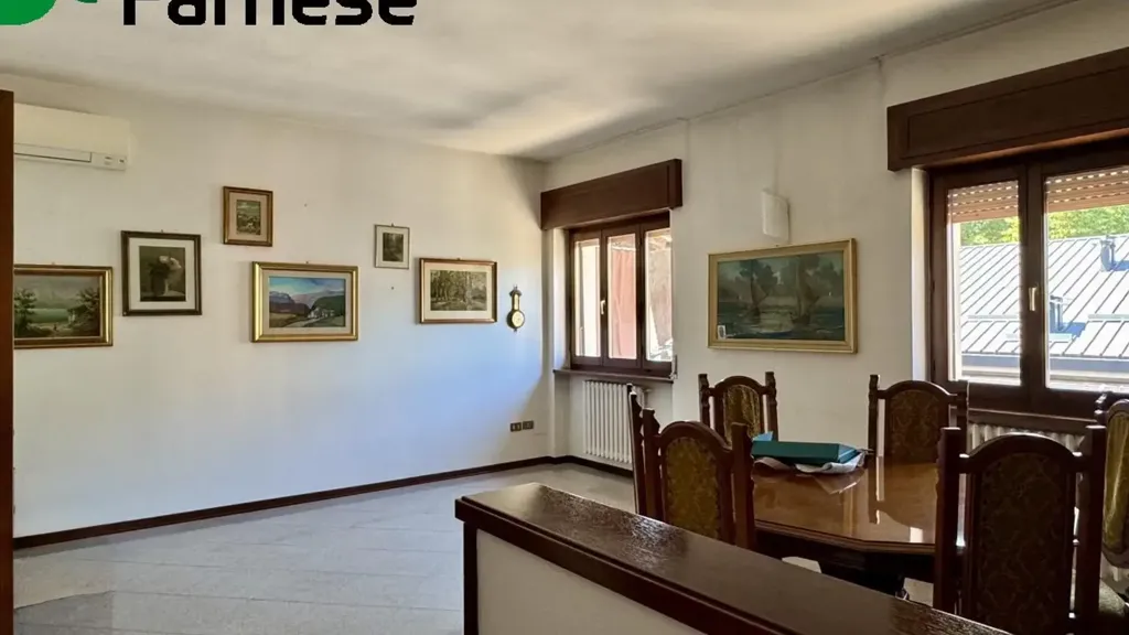 Salle à manger - Spacious Apartment with Balcony in Piacenza