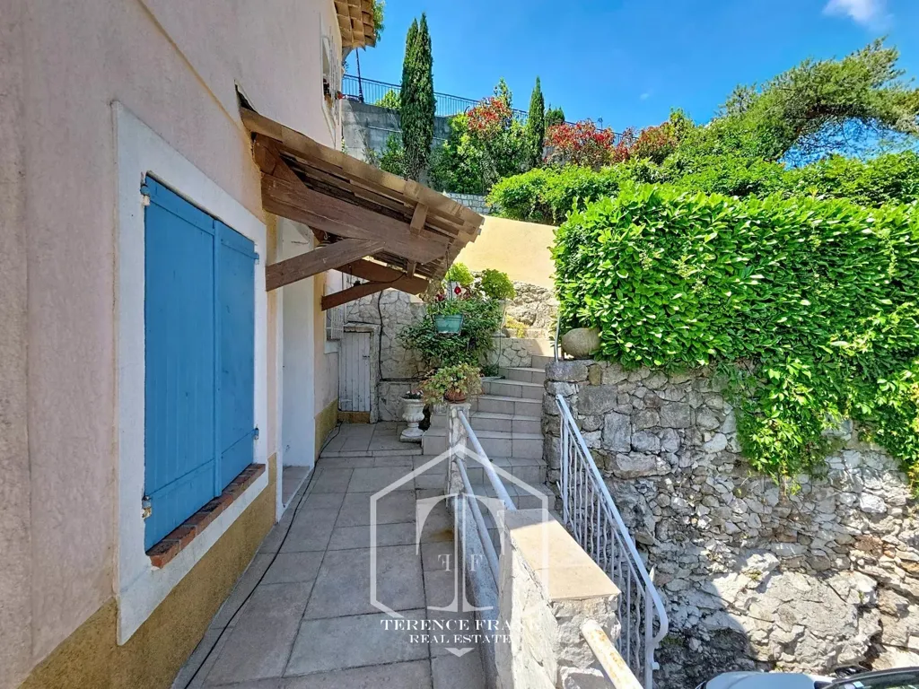Terrasse - Appartement avec Piscine et Terrasse à Aspremont