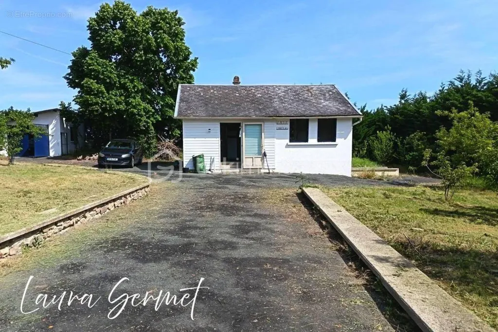 Extérieur - Maisonnette à Rénover avec Terrain à Anjouin