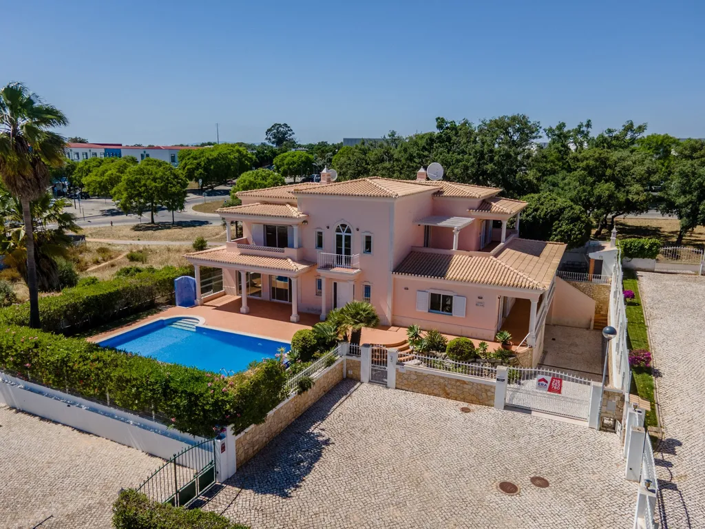 Õhuvaade - Detached Villa with Pool in Albufeira